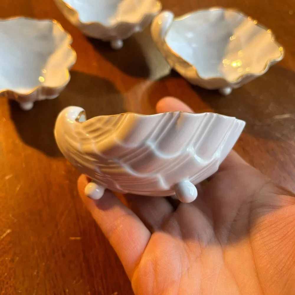 The Met Porcelain Oyster Serving Cups Footed Elegant MMA Party Entertain Serving